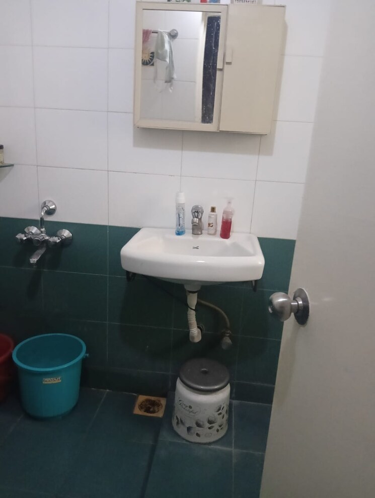 Bathroom, janki-rainbow-apartments 2 Bedroom 700 Sq.Ft. Apartment In Baner Pune 8933459