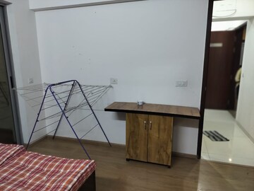 Room in 1 BHK Apartment at Amanora Adreno Towers, Hadapsar – for Rent