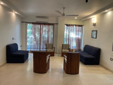 Living Room in 4 BHK Builder Floor at DLF Imperial Residences, Dlf Phase I – for Rent