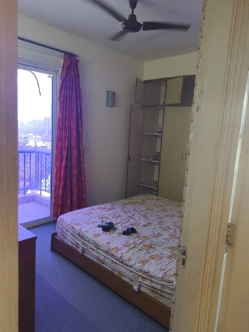 Bedroom in 2 BHK Apartment at DLF City Phase IV, Dlf Phase iv – for Rent