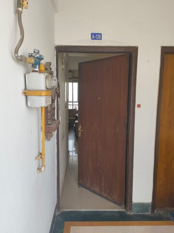 Furnished Amenities in 2 BHK Apartment at DLF City Phase IV, Dlf Phase iv – for Rent