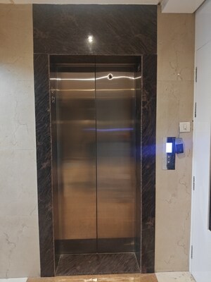 Lift in 2 BHK Apartment at Veena Serenity, Chembur – for Sale