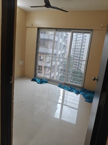 Room in 2 BHK Apartment at Veena Serenity, Chembur – for Rent