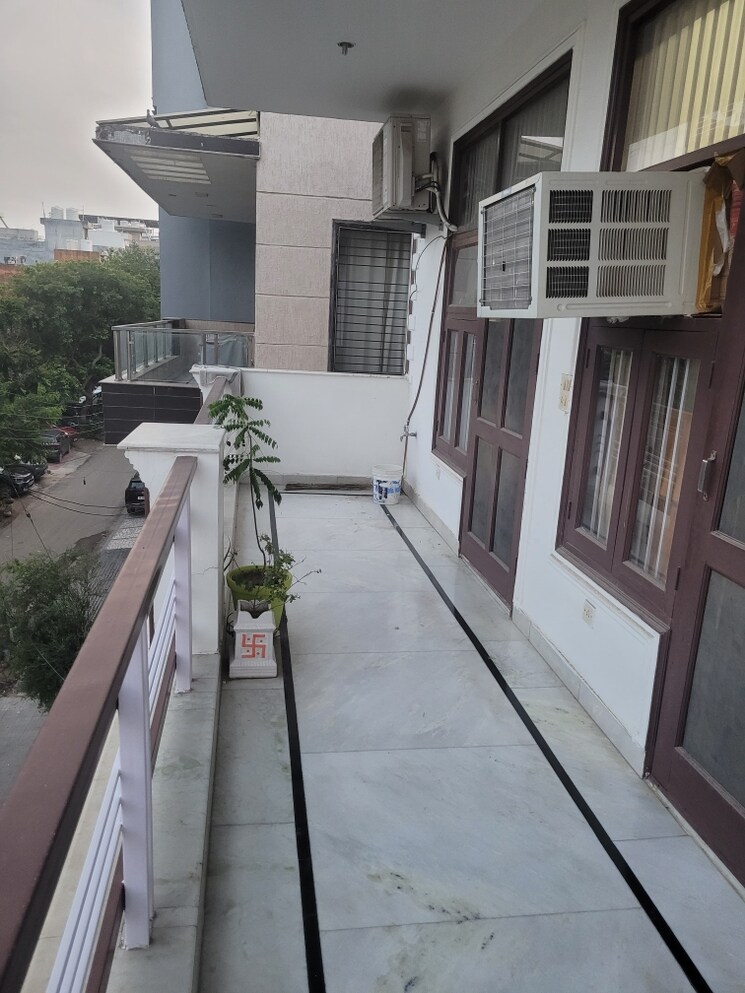 Balcony, greenwood-city 2 Bedroom 1000 Sq.Ft. Builder Floor In Sector 40 Gurgaon 8933592