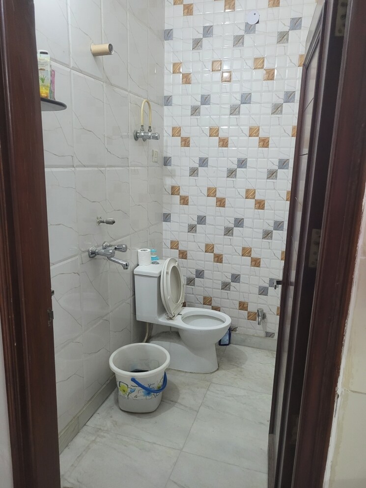 Bathroom, greenwood-city 2 Bedroom 1000 Sq.Ft. Builder Floor In Sector 40 Gurgaon 8933592