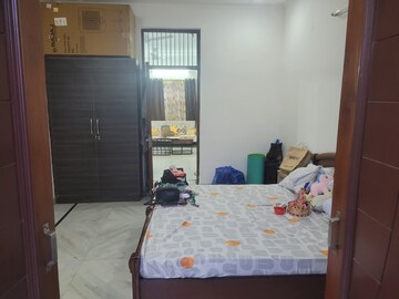 Bedroom in 2 BHK Builder Floor at Greenwood City, Sector 40 – for Rent