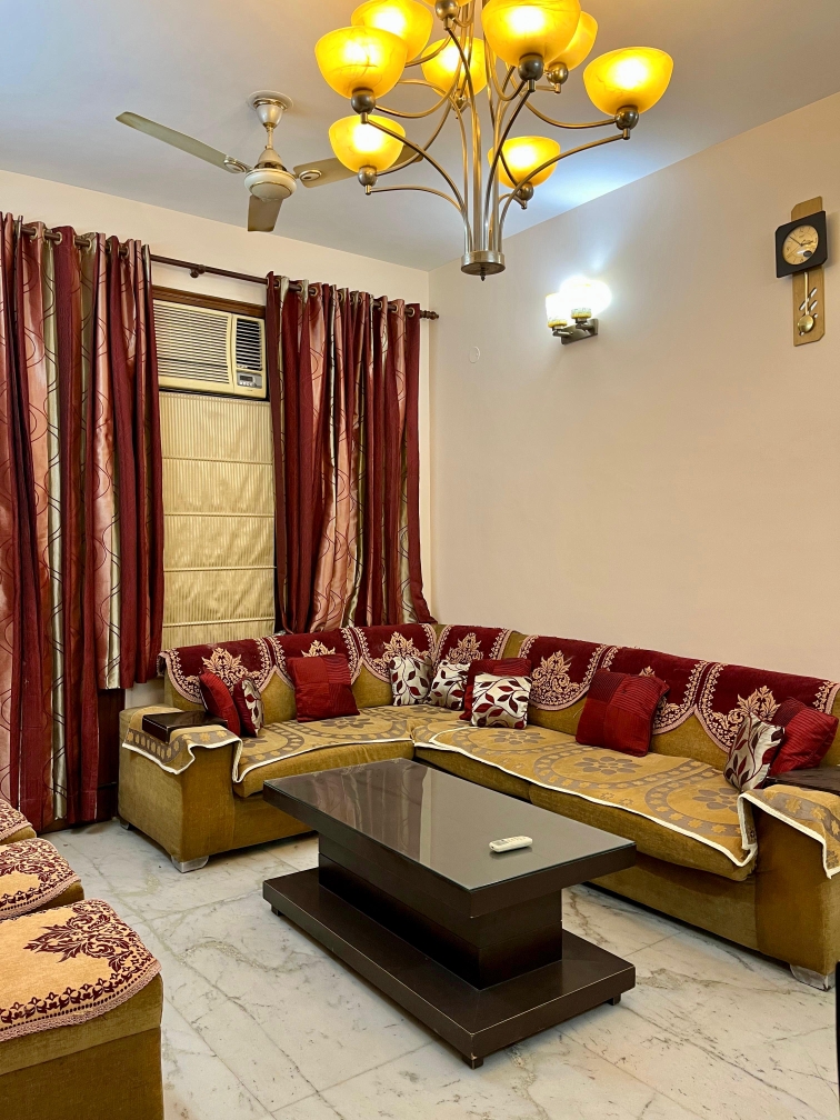 2 BHK Builder Floor For Rent in Huda Market