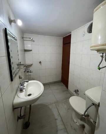 Bathroom in 2 BHK Builder Floor at Huda Market, Sector 31 – for Rent