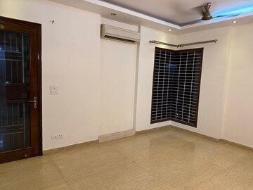 Room in 3 BHK Apartment at SS The Lilac, Sector 49 – for Rent
