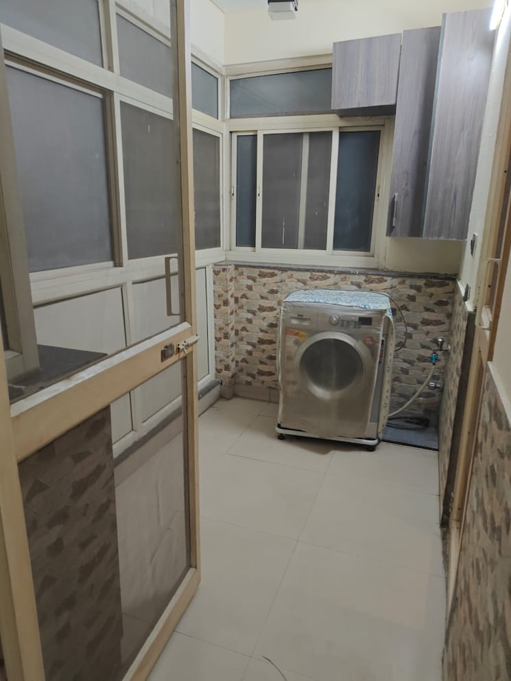 Master Bedroom, emerald-green 4 Bedroom 2950 Sq.Ft. Apartment In Sector 52 Gurgaon 8933634