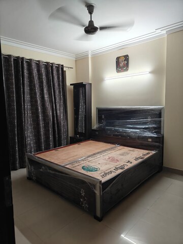 Bedroom in 4 BHK Apartment at Emerald Green, Sector 52 – for Rent