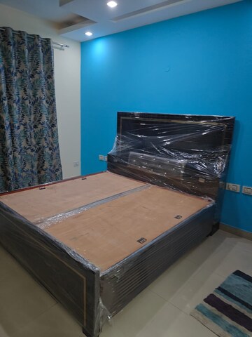 Bedroom in 4 BHK Apartment at Emerald Green, Sector 52 – for Rent