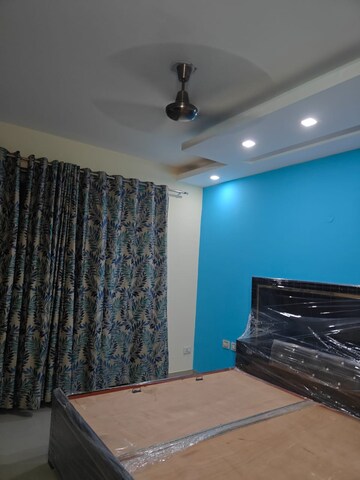 Bedroom in 4 BHK Apartment at Emerald Green, Sector 52 – for Rent