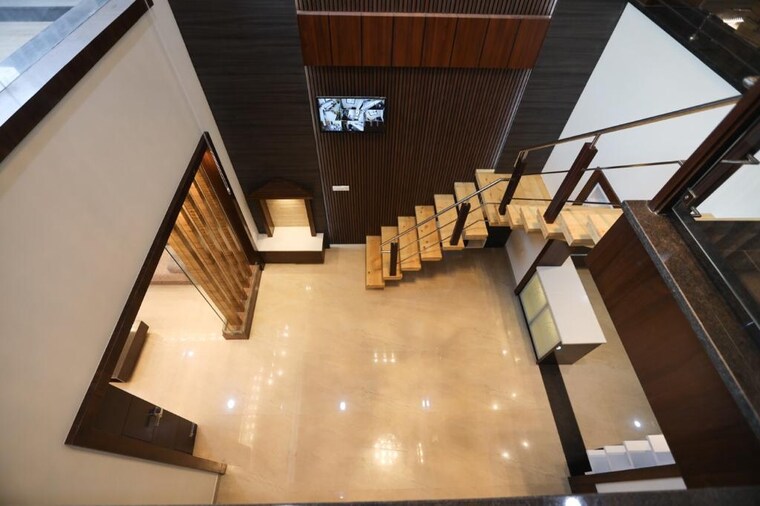 undefined, gomti nagar 6 Bedroom 1200 Sq.Ft. Independent House In Gomti Nagar Lucknow 8933658