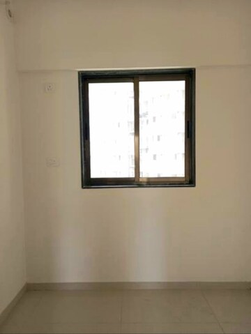Room in 3 BHK Apartment at Piramal Revanta, Mulund West – for Rent