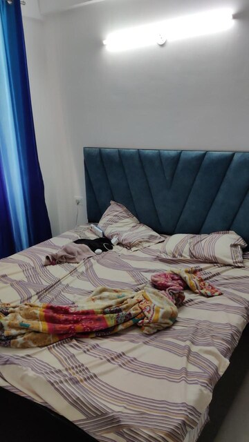 Bedroom in 2 BHK Apartment at Suncity Avenue 76, Sector 76 – for Rent