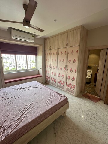 Bedroom in 4 BHK Builder Floor at New Alipore – for Rent