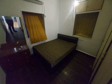 Bedroom in 1 BHK Apartment at Khar West – for Rent