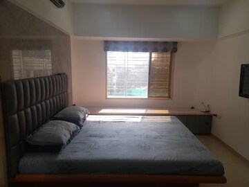 Bedroom in 2 BHK Apartment at Matunga East – for Sale