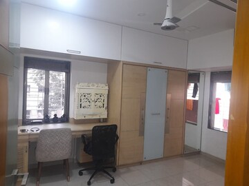 Team Area in 2 BHK Apartment at Matunga East – for Sale