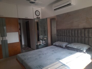 Bedroom in 2 BHK Apartment at Matunga East – for Sale