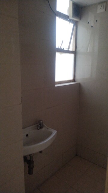 Bathroom in 1 BHK Apartment at Lotus Homz, Sector 111 – for Rent