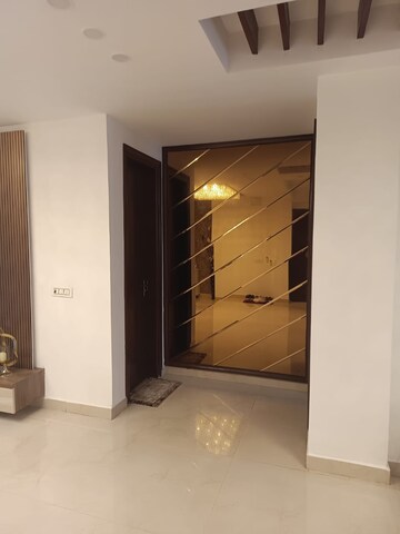 Room in 3 BHK Builder Floor at Kohli One Malibu Town, Sector 47 – for Rent