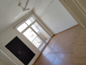 Furnished Amenities in 4 BHK Builder Floor at Emaar MGF Emerald Hills, Sector 65 – for Rent