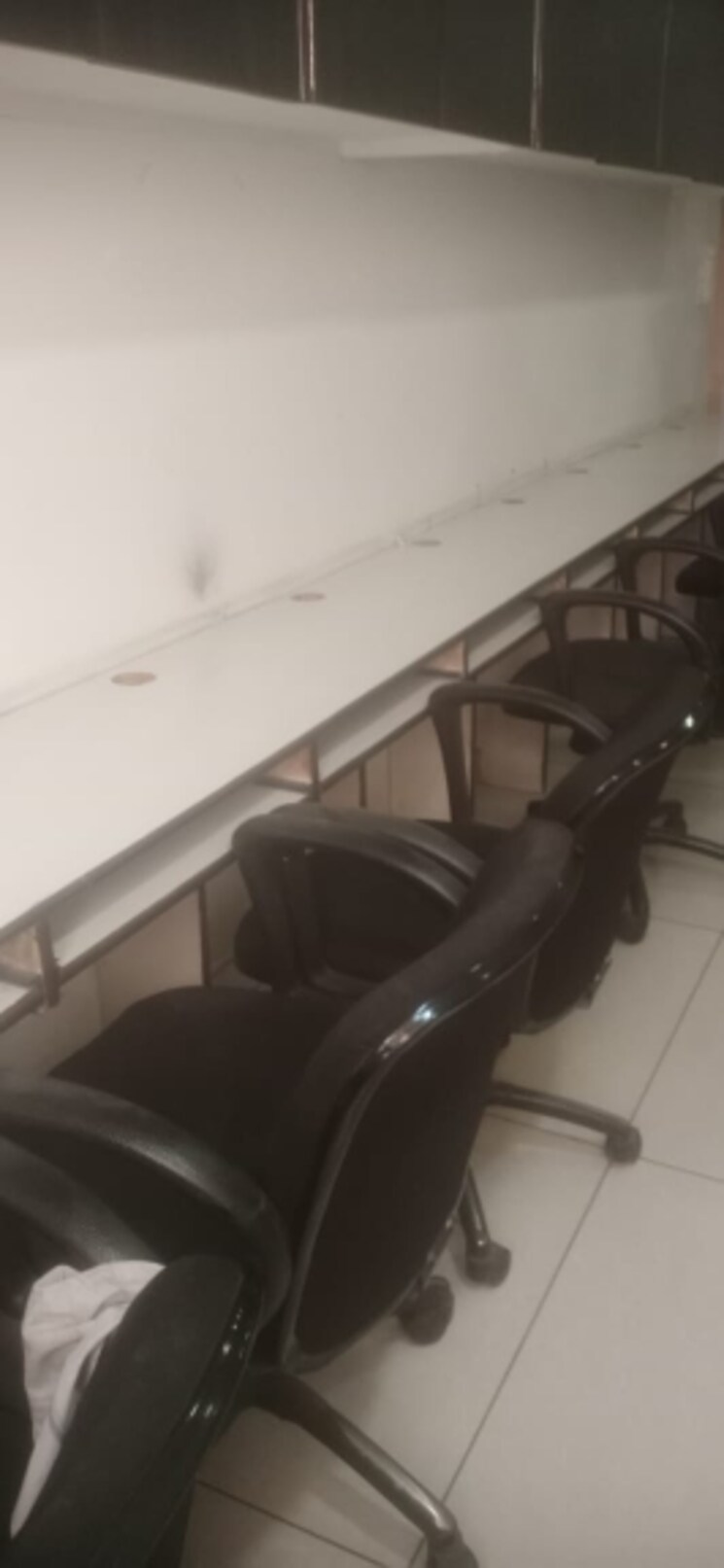  Parking, laxmi nagar Commercial Office Space 460 Sq.Ft. In Laxmi Nagar Delhi 8933883