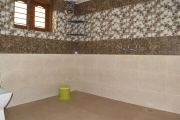 Swimming Pool in 3 BHK Builder Floor at Kohli One Malibu Town, Sector 47 – for Rent