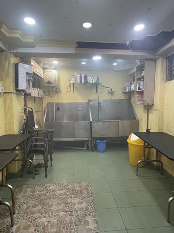  Shop For Rent in Park Street