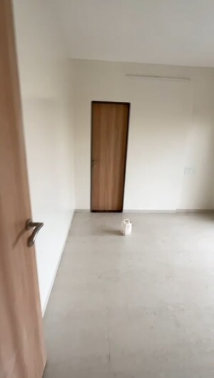 Room in 2 BHK Apartment at Andheri West – for Sale