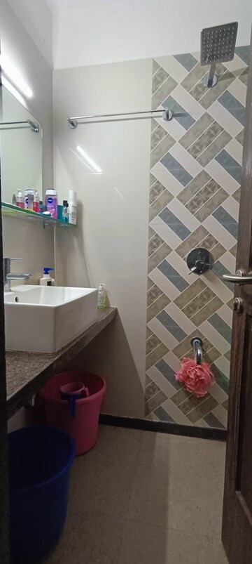 Furnished Amenities in 1 BHK Apartment at Hiranandani Regent Hill, Powai – for Rent