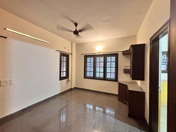 Room in 2 BHK Builder Floor at Indiranagar – for Rent