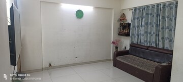Room in 2 BHK Apartment at Sun Sapphire, Hadapsar – for Rent