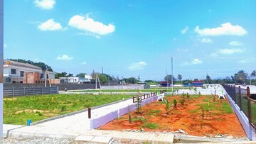  Plot For Sale in H Cross