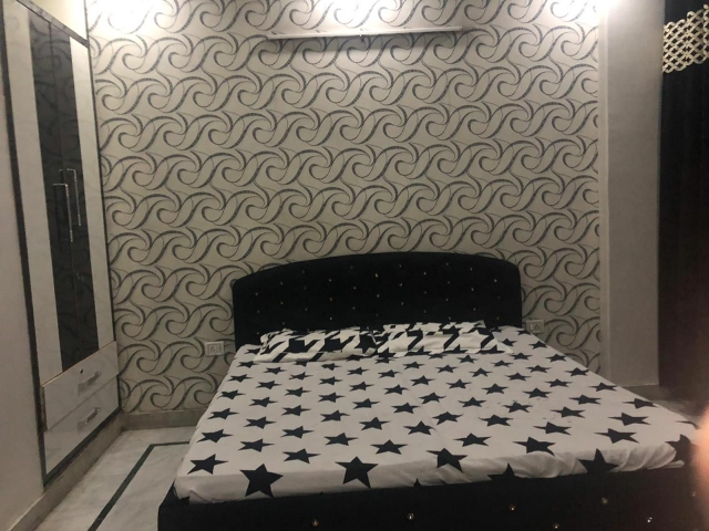 3.5 BHK + Pooja Room,Extra Room Builder Floor For Sale in Mansarover Garden