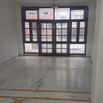 Room in 3 BHK Builder Floor at Saket – for Rent