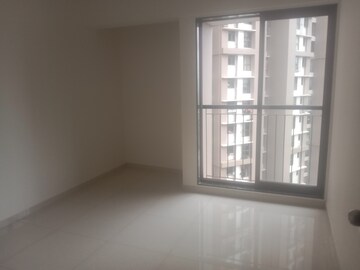 Room in 2 BHK Apartment at Runwal Eirene, Balkum Pada – for Rent