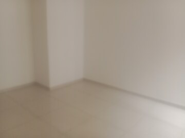 Room in 2 BHK Apartment at Runwal Eirene, Balkum Pada – for Rent