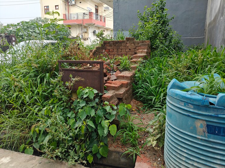 Exterior View, qutub vihar  40 Sq.Yd. Plot In Qutub Vihar Delhi 8934081