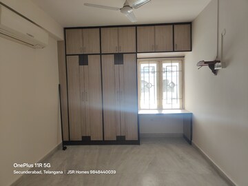 Room in 3 BHK Apartment at Kamala Residency Secunderabad, West Marredpally – for Rent