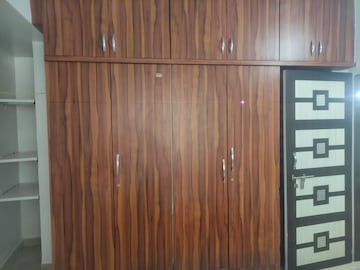 Furnished Amenities in 1 BHK Apartment at Raviwar Peth – for Rent