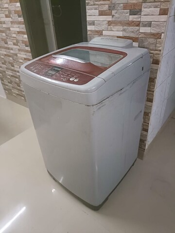 Bathroom in 1 RK Apartment at Andheri Heights, Andheri East – for Rent