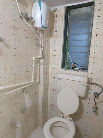 Bathroom in 1 RK Apartment at Andheri Heights, Andheri East – for Rent
