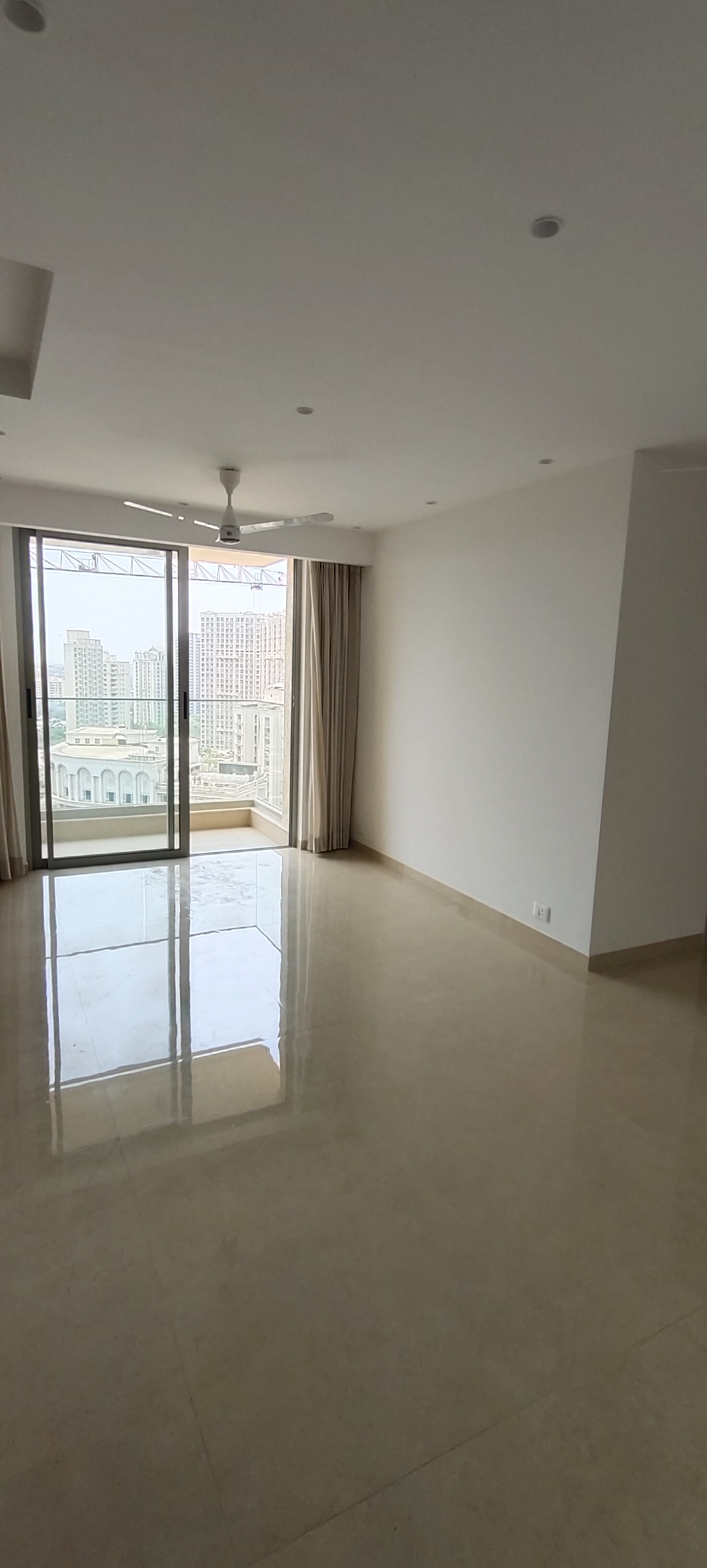 2 BHK Apartment For Sale in Hiranandani Highland