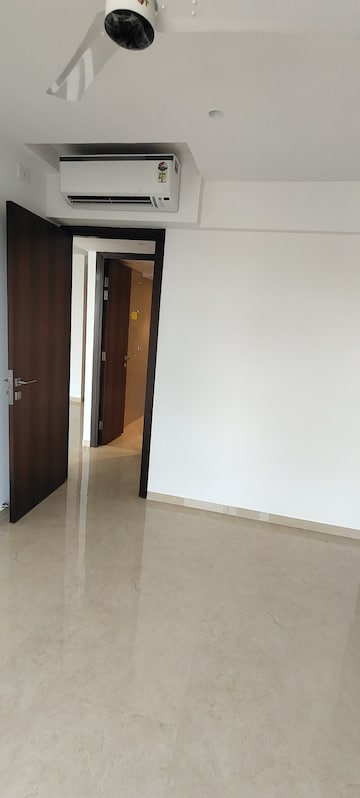 Room in 2 BHK Apartment at Hiranandani Highland, Powai – for Sale