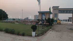  Shop For Sale in Sector 115