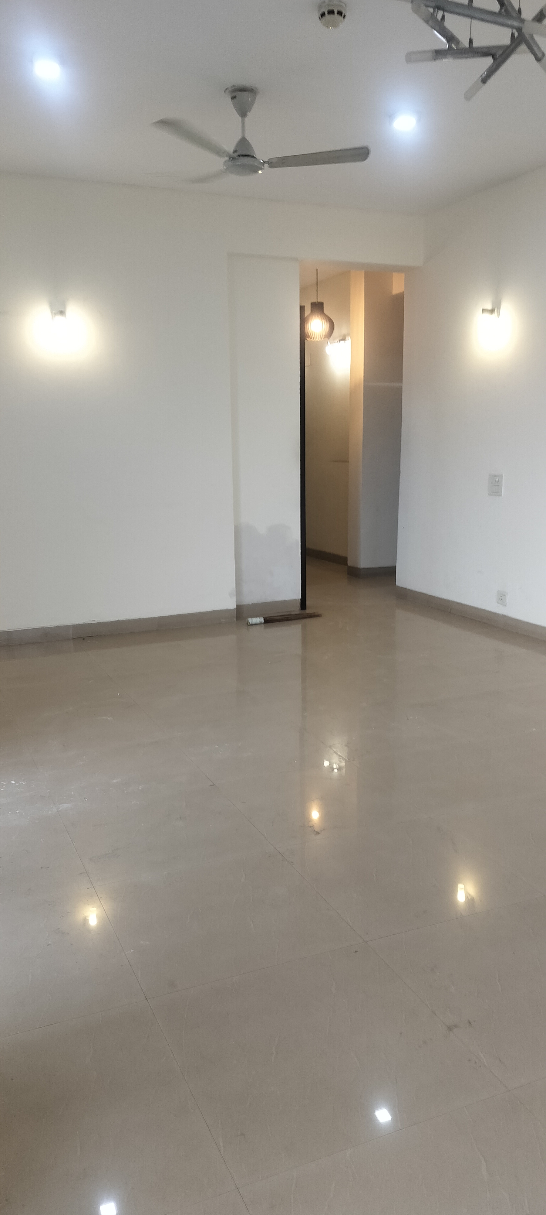 2.5 BHK + Pooja Room,Servant Room Apartment For Rent in Spaze Privy