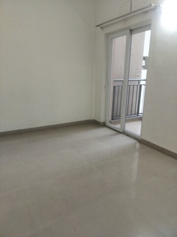 Room in 2 BHK Apartment at Spaze Privy, Sector 72 – for Rent